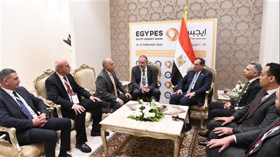 الملا يلتقي وفد شركة GAC ويعرض الاستفادة من خبرة مصر فى تموين السفن 