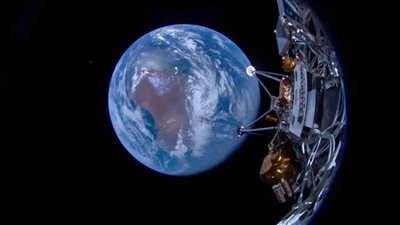 أول هبوط منذ أكثر من 50 عاما، مركبة خاصة تدخل القمر 