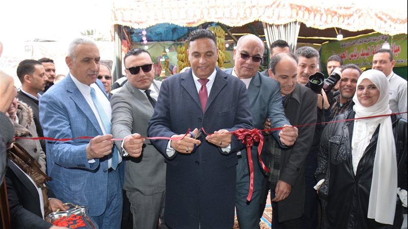 جانب من افتتاح معرض