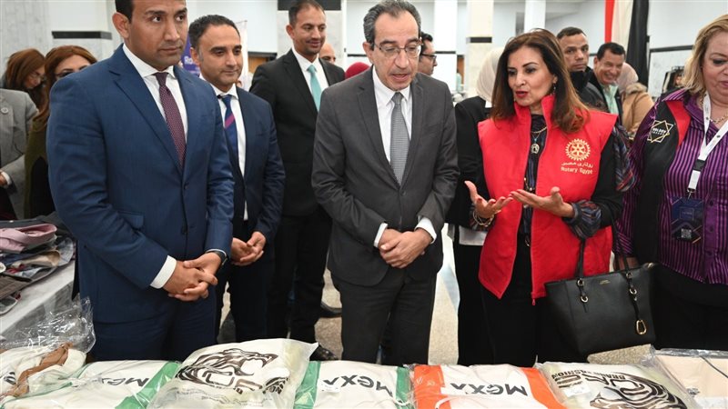 معرض الملابس بجامعة