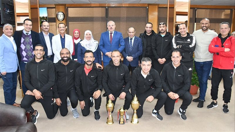 رئيس جامعة القناة