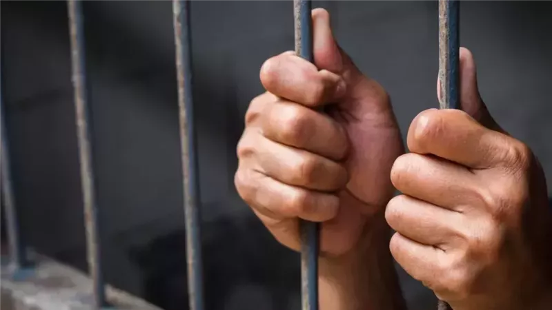  تجديد حبس سيدة وإبنتها،