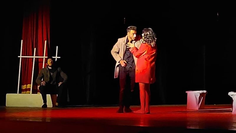 عروض نوادي المسرح،
