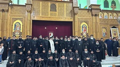 إيبارشية أسوان تناقش دور الكاهن التدبيري في الكنيسة