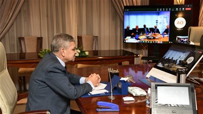 أسامة ربيع يبحث مع الخط الملاحي الإيطالي MESSINA سبل التعاون المشترك