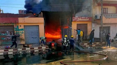 السيطرة على حريق بمخزن زيوت في فايد بالإسماعيلية (صور)