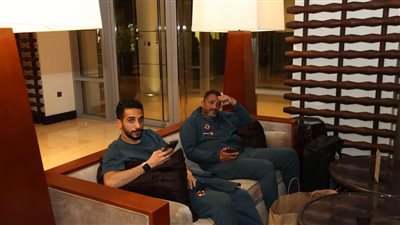 الخطيب يتابع أزمة بعثة الأهلي هاتفيا مع مهند مجدي وخالد بيبو 