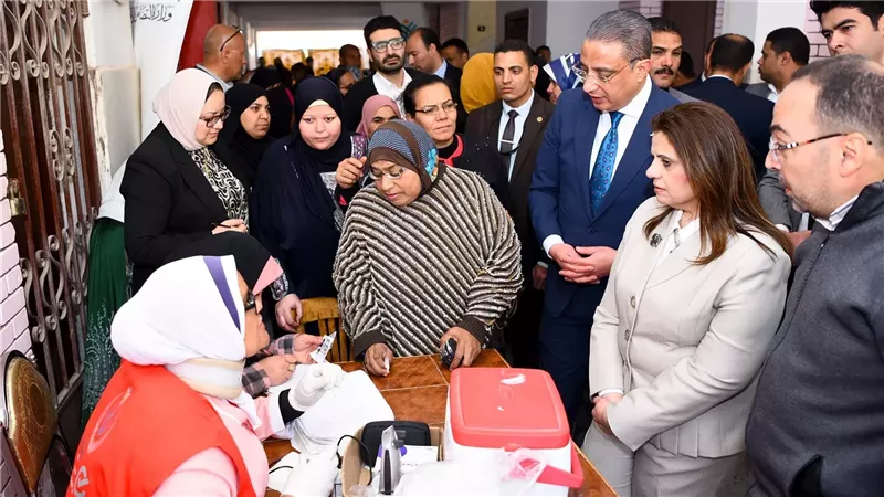 وزير الهجرة ومحافظ