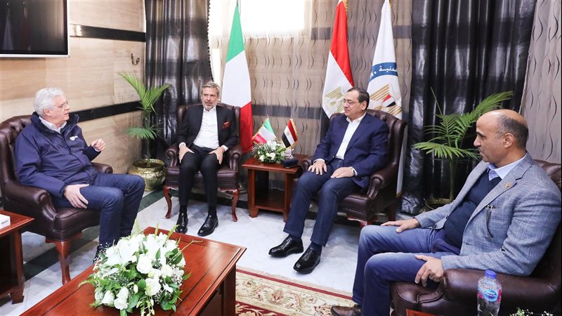 وزير البترول يستقبل