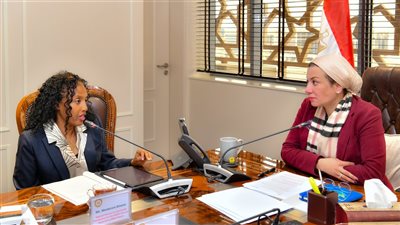 وزيرة البيئة تناقش التعاون في تمويل سياسات التنمية وقياس أرصدة الكربون 