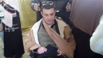بكراسي متحركة.. كبار السن وذوى الاحتياجات الخاصة يشاركون فى انتخابات المهندسين بالإسكندرية 