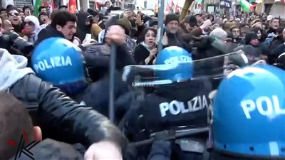 غضب في إيطاليا بعد تداول فيديو اعتداء الشرطة على طلاب مؤيدين لفلسطين (فيديو)