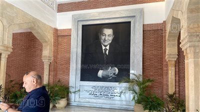 في الذكرى الرابعة لوفاته، فتح ضريح مبارك لاستقبال الزائرين