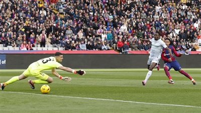 برشلونة يتقدم على خيتافي بهدف رافينيا في الشوط الأول 