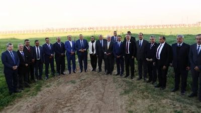 وزير التعليم العالي والزملوط يتفقدان مزارع جامعة الوادي الجديد