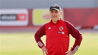 الدوري المصري، كولر يحاضر لاعبي الأهلي استعدادا لمباراة البلدية
