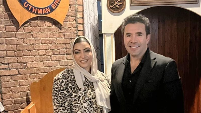 رامي وحيد وزوجته،