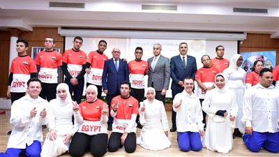 وزير العمل ومحافظ بورسعيد يشهدان عرضا فنيا لذوي الهمم (صور)