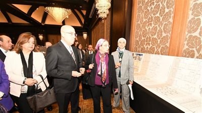 وزيرا الإسكان والبيئة يفتتحان معرض المشروعات المقدمة لمسابقة التصميم الأخضر