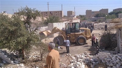 إزالة عدد من المخالفات فى حملة بالعبور