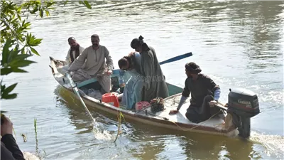 لليوم الثاني.. الإنقاذ النهري تواصل جهودها للبحث عن باقي ضحايا معدية نكلا