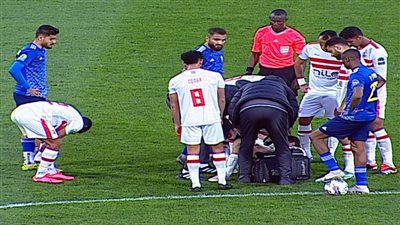 زيزو يخرج مصابا على نقالة في مباراة الزمالك وأبو سليم الليبي 