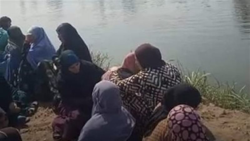 أهالي ينتظرون جثث
