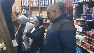 تحرير 71 محضرًا وتحصيل 25 ألف غرامة في حملة بحي العجمي بالإسكندرية