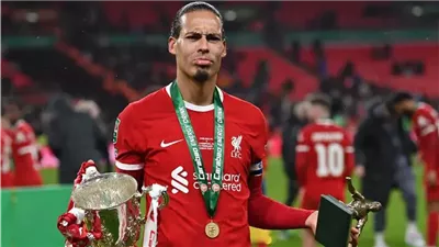 فان دايك يجدد عقده مع ليفربول رسميًّا، وهذا أول تعليق من اللاعب