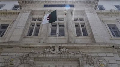 10 سنوات سجنا لصيدلي جزائري اختلس أكثر من 52 مليار سنتيم