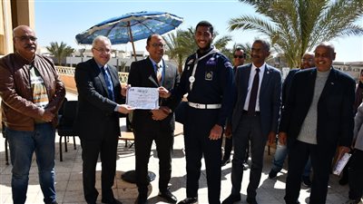 رئيس جامعة حلوان يكرم منتخب الجوالة