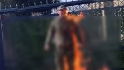 تسبب في زلزال وصدمة عالمية، طيار بالجيش الأمريكي يحرق نفسه احتجاجا على الإبادة في غزة (فيديو) 