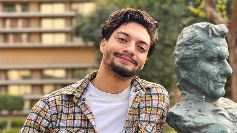 الفنان الشاب مروان