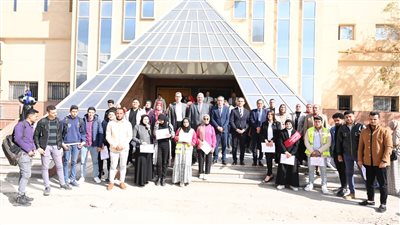 رئيس جامعة الفيوم يشهد احتفال حاضنات الفائقين