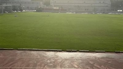 رغم التجديد، شكوى جديدة من اللاعبين والجهاز الفني من أرضية ملعب الزمالك