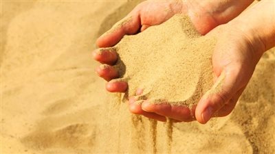 تفسير رؤية الرمل في المنام وعلاقتها بالهموم والمشاكل والضغوط الكثيرة 