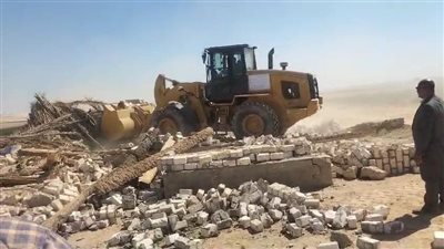 ضمن الموجة 22، استرداد 150 فدان زراعة و1893 متر مباني بأسيوط 