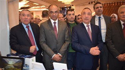محافظ الإسكندرية ونائب وزير الإسكان يفتتحان مؤتمر استدامة الصناعة الوطنية
