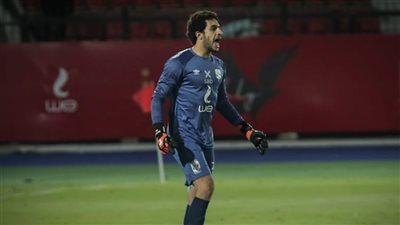 يانكون يجتمع مع مصطفى شوبير في معسكر الأهلي 