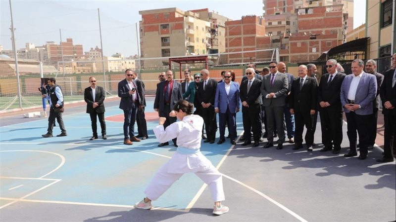 افتتاح المدارس الجديدة،