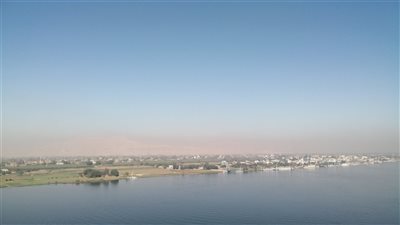 انخفاض درجات الحرارة بالأقصر وتوقعات بنشاط الرياح