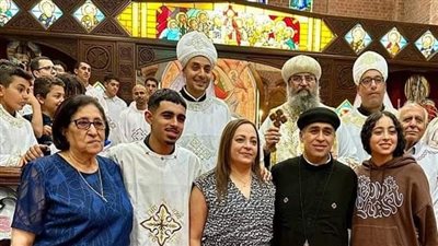 الأنبا دانيال يرسم ثلاثة كهنة لإيبارشية ملبورن بأستراليا