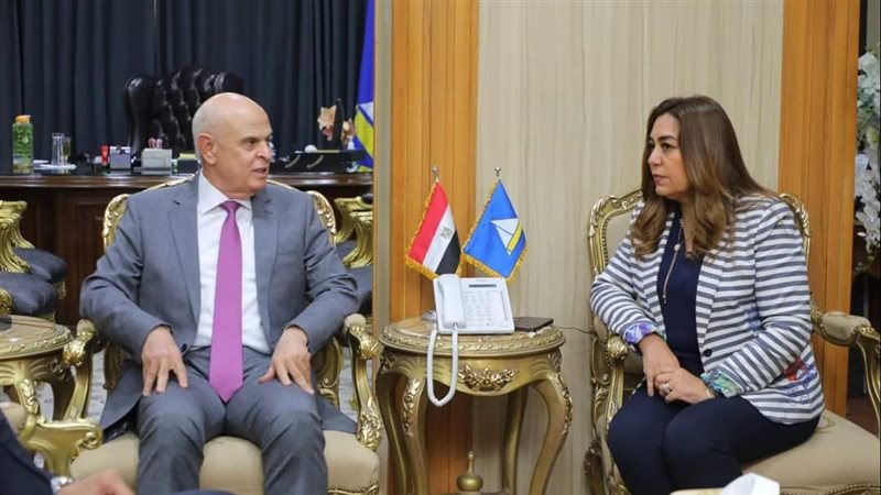 محافظ دمياط ومستشار