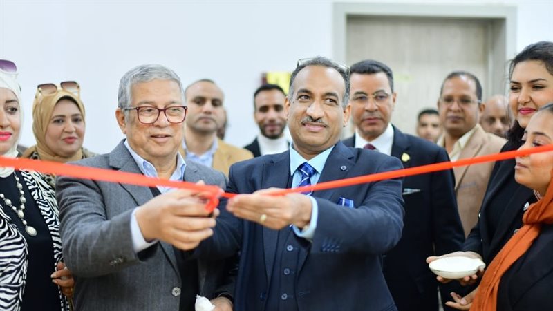 جانب من الافتتاح،فيتو