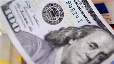 خبير اقتصادي يكشف السعر المتوقع للدولار حال تحريك سعر الصرف (فيديو)