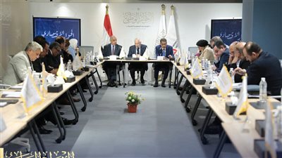 الحوار الاقتصادي، بدء الجلسة الأولى المتخصصة بعنوان «ترشيد الإنفاق الاستثماري العام» 