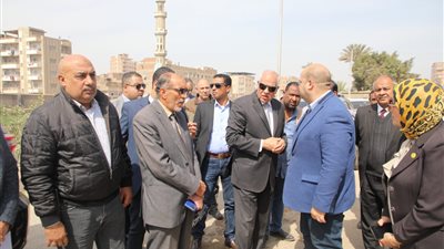 إزالة المعارضات الموجودة بمسار مشروع محور 3 يوليو (صور)