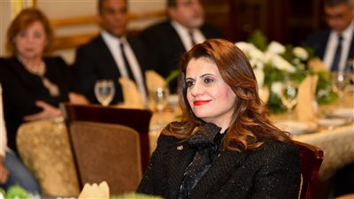 وزيرة الهجرة: التمسك بتعريف أبناء المصريين بالخارج باللغة العربية وجذورهم