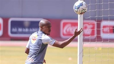 الأفضل في أفريقيا.. حساب الأهلي يستعرض مهارات بيرسي تاو (صور)