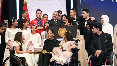 السيسي يوجه الحكومة بتخصيص 10 مليارات جنيه لصندوق قادرون باختلاف.. ويؤكد: رأس الحكمة أكبر مشروع سياحي على البحر المتوسط